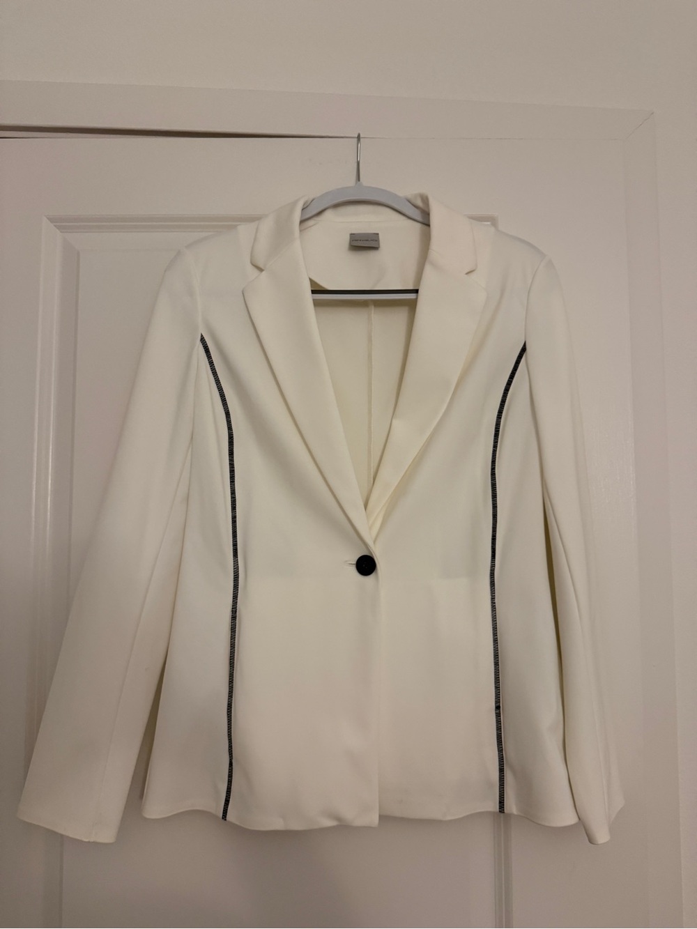Women's Cream Single-Button Blazer with Contrast Stitching and a Detachable Hood